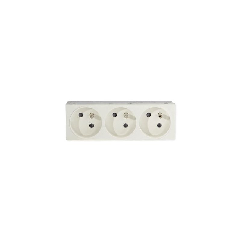 Appareillage Clip45 Prise Spéciale Goulotte 3x2 p/terre Blanc IBOCO B45030 Prix U/ 16.10 €